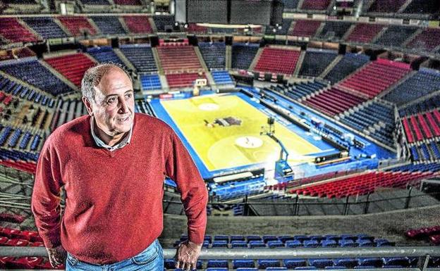 Josean Querejeta se sitúa en lo alto de la grada de un Buesa Arena que espera ya la próxima Final Four de la Euroliga. 