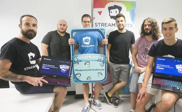 El equipo de la 'startup' para aficionados a los videojuegos Streamloots en su oficina de Valencia.