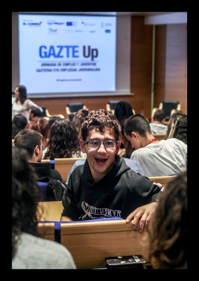 Alrededor de 150 universitarios participan en Gazte Up en una jornada dedicada a difundir pautas e iniciativas para encontrar trabajo