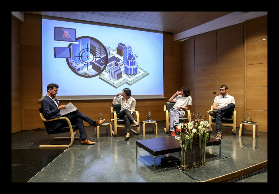 Alrededor de 150 universitarios participan en Gazte Up en una jornada dedicada a difundir pautas e iniciativas para encontrar trabajo