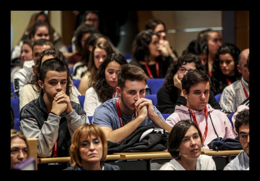 Alrededor de 150 universitarios participan en Gazte Up en una jornada dedicada a difundir pautas e iniciativas para encontrar trabajo