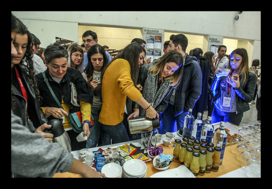 Alrededor de 150 universitarios participan en Gazte Up en una jornada dedicada a difundir pautas e iniciativas para encontrar trabajo