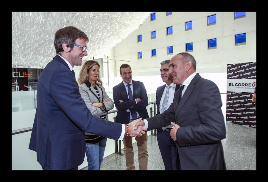 Alrededor de 150 universitarios participan en Gazte Up en una jornada dedicada a difundir pautas e iniciativas para encontrar trabajo