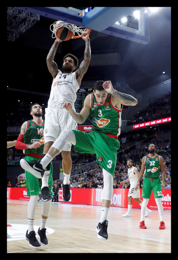 Las mejores fotografías del patido entre el Real Madrid y el Baskonia correspondiente a la tercera jornada de la Euroliga.