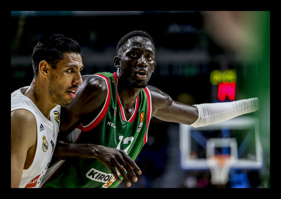 Las mejores fotografías del patido entre el Real Madrid y el Baskonia correspondiente a la tercera jornada de la Euroliga.