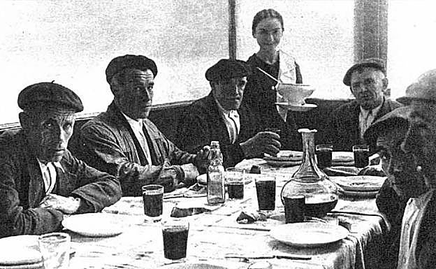 Escena en un restaurante de Gernika, revista Estampa (14 marzo 1936).
