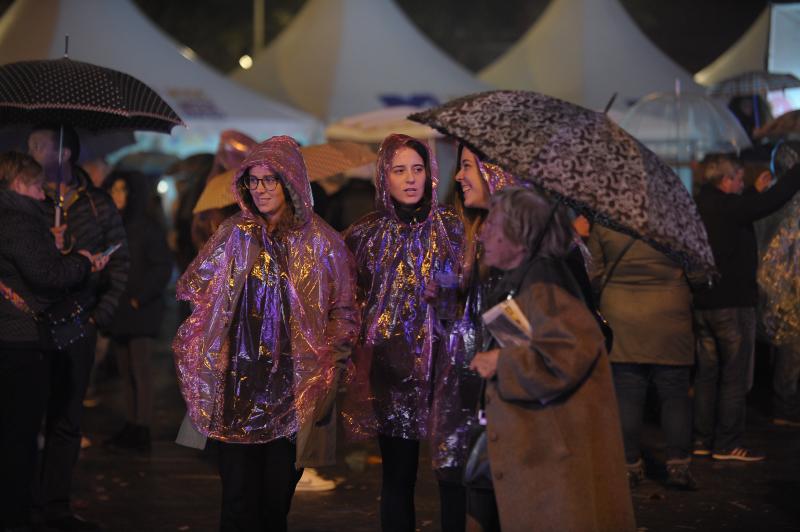Un cartel que hará desfilar a La Pegatina, Muchachito, Iseo & Dodosound y Revolta Permanent por la Herriko Plaza. 