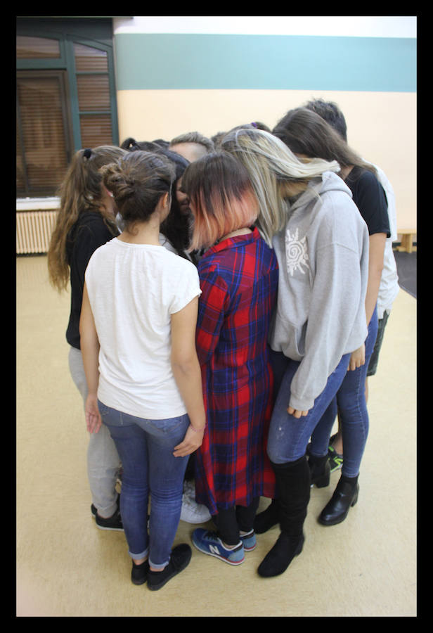 El festival de vanguardia escénica celebra su octava edición con nueve instalaciones artísticas en el museo Artium