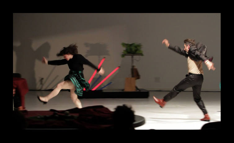 El festival de vanguardia escénica celebra su octava edición con nueve instalaciones artísticas en el museo Artium