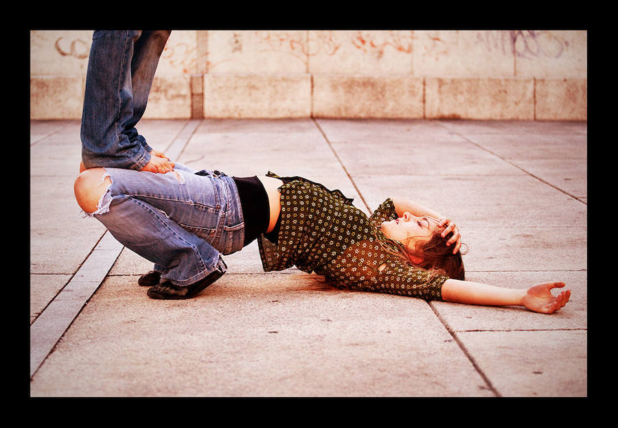 El festival de vanguardia escénica celebra su octava edición con nueve instalaciones artísticas en el museo Artium