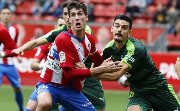 El Sporting toma ventaja ante un Eibar conservador