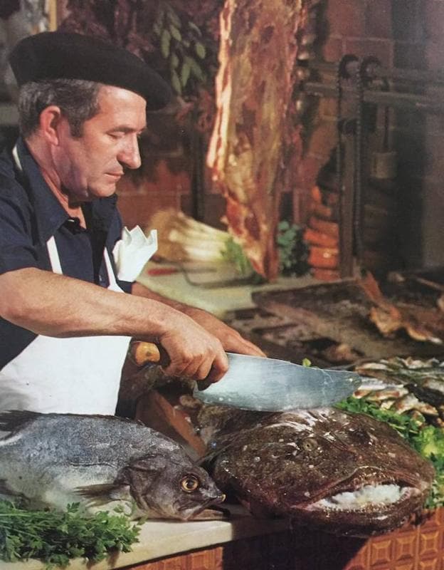 Currito (Santurtzi, 1985-2016) paseó la cocina de asador por todo el mundo y gracias a las sardinas a la brasa construyó un emporio desde su primera y humilde txosna. 