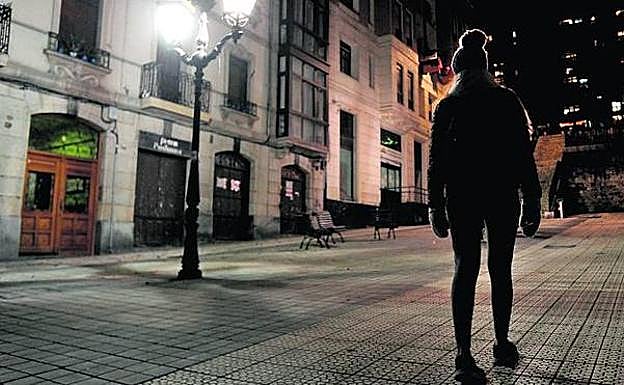 Según su escrito, se aprovecharon de la «fragilidad» de la víctima, que tenía 18 años y estaba afectada por el consumo de alcohol 