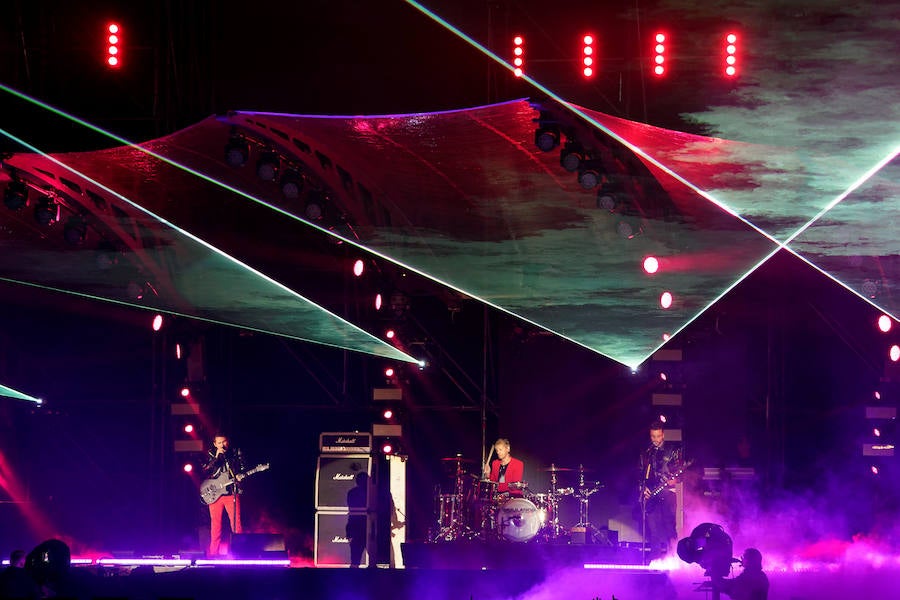 Las actuaciones de Berri Txarrak, Crystal Fighters y Muse hicieron temblar el estadio y dejaron imágenes tan impresionantes como estas.