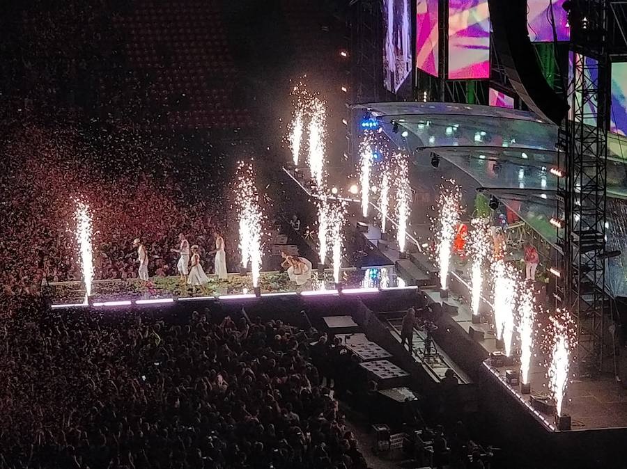 Las actuaciones de Berri Txarrak, Crystal Fighters y Muse hicieron temblar el estadio y dejaron imágenes tan impresionantes como estas.