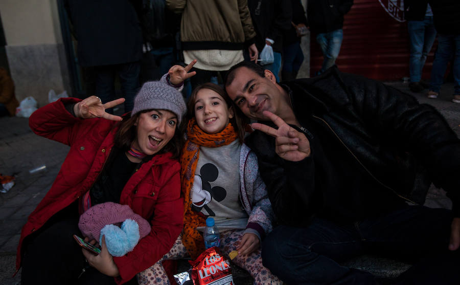 El décimo cumpleaños de Alba no ha podido ser más redondo. Seguidora acérrima de Muse, sus padres le han regalado un viaje a Bilbao durante el puente con un desenlace soñado en forma de concierto de su grupo favorito. 