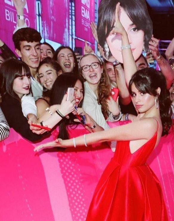 Camila ha colgado en Twittter fotos de su paso por el BEC.