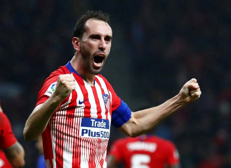 Godín celebra su gol.