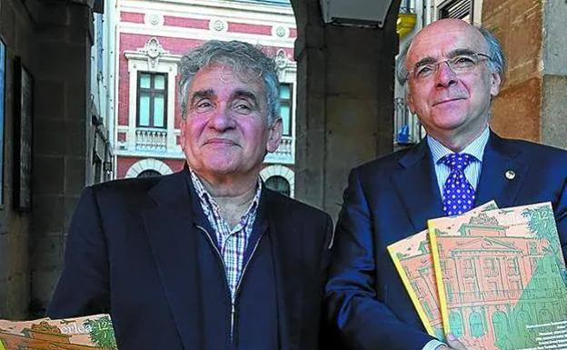 Bernardo Atxaga eta Andrés Urrutia, ostiralean, Bilbon.