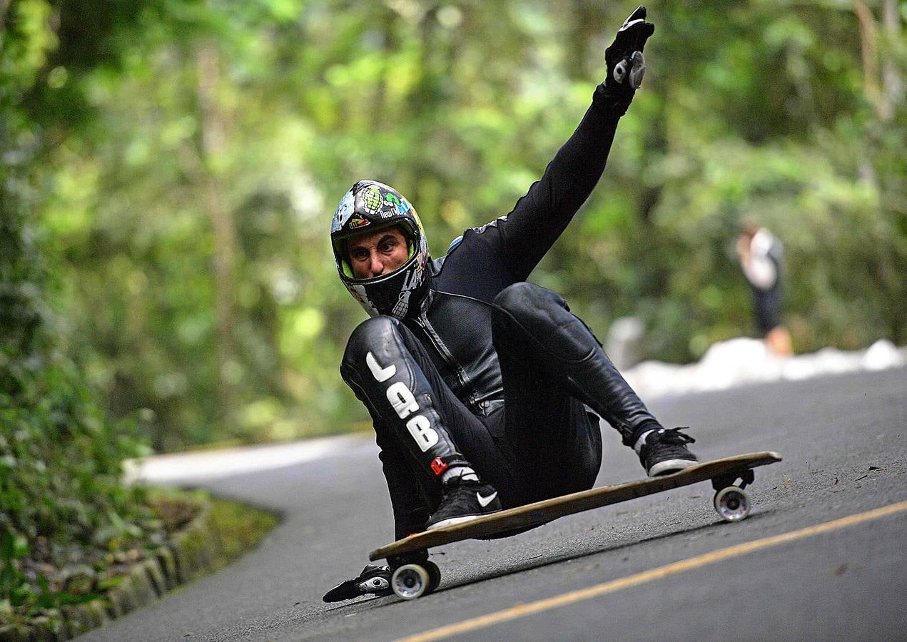 La «Vista Río Downhil» es la última prueba del campeonato mundial de descenso en monopatín que se celebra en Brasil, el primer país sudamericano que adoptó esta especialidad. La competición se desarrolla en un circuito que es en realidad una sinuosa carretera de algo más de 2,5 kilómetros dentro del Parque Natural da Cidade, un hermoso bosque en el extrarradio con increíbles vistas sobre Río de Janeiro. Sus grandes desniveles hacen de él un escenario espectacular y muy rápido. 