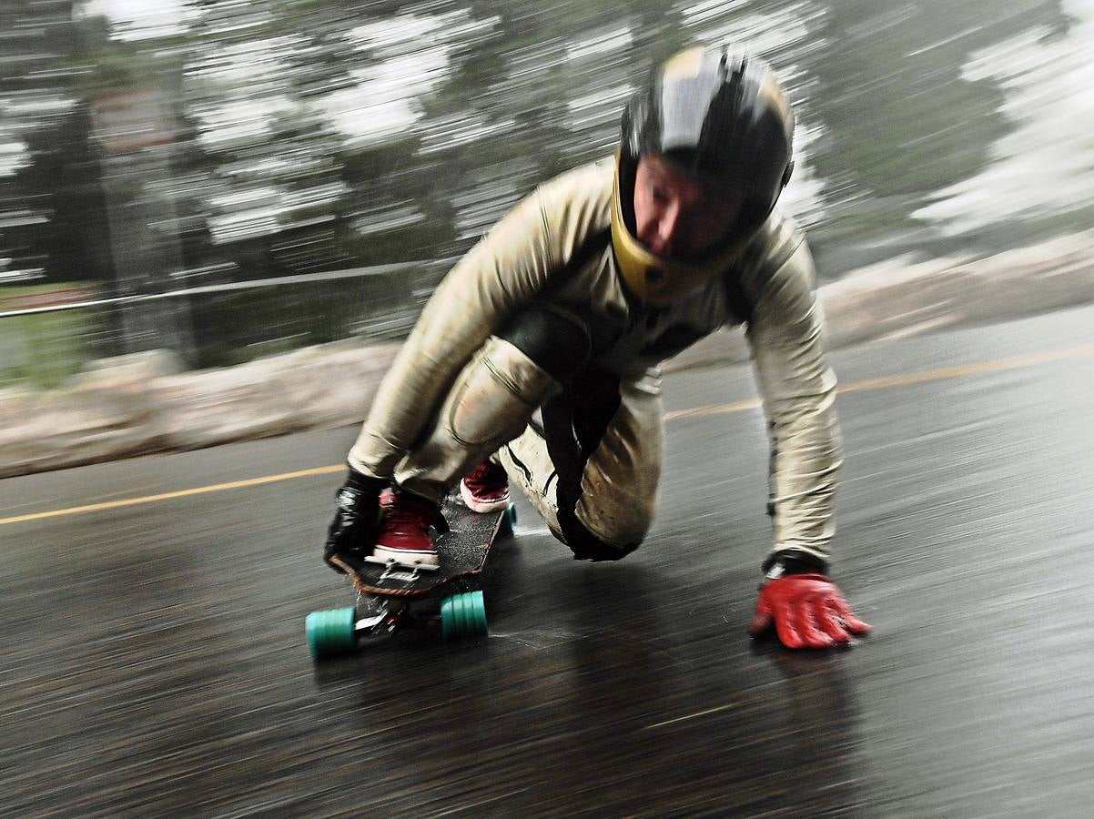 La «Vista Río Downhil» es la última prueba del campeonato mundial de descenso en monopatín que se celebra en Brasil, el primer país sudamericano que adoptó esta especialidad. La competición se desarrolla en un circuito que es en realidad una sinuosa carretera de algo más de 2,5 kilómetros dentro del Parque Natural da Cidade, un hermoso bosque en el extrarradio con increíbles vistas sobre Río de Janeiro. Sus grandes desniveles hacen de él un escenario espectacular y muy rápido. 