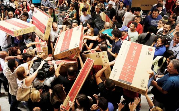 Las aglomeraciones de compradores son habituales por estas fechas