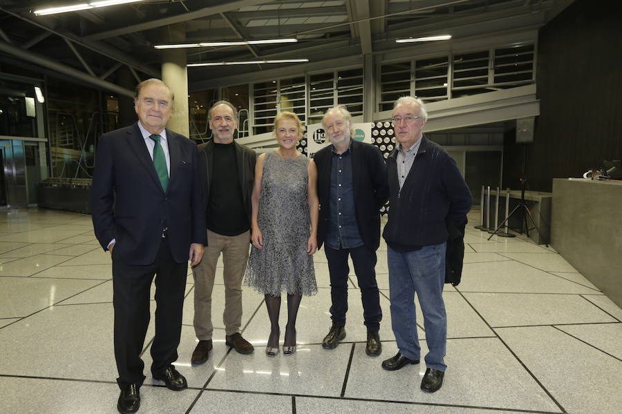 Jon Ortuzar, Jose Ibarrola, Begoña Zubieta, Juan Zapater y Alberto Ipiña. 