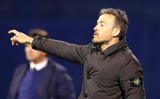 Luis Enrique, durante el partido en Zagreb.