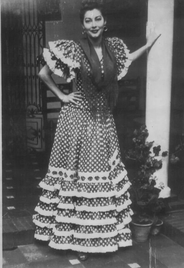 Ava Gardner, vestida de flamenca. La intérprete era una asidua de tablaos comoZambra, Villa Rosa o la Pacheca, en Madrid.