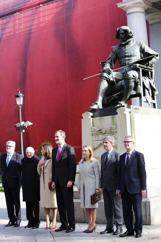 Los Reyes han inaugurado la exposición que conmemora los 200 años del Museo del Prado.