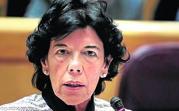 La ministra de Educación, Isabel Celaá, ayer en el Congreso.