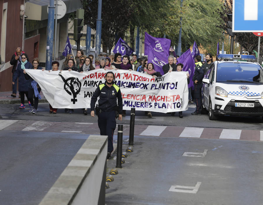 Mujeres marchan desde Portugalete a Bilbao para reivindicar medidas para atajar la lacra de la violencia machista