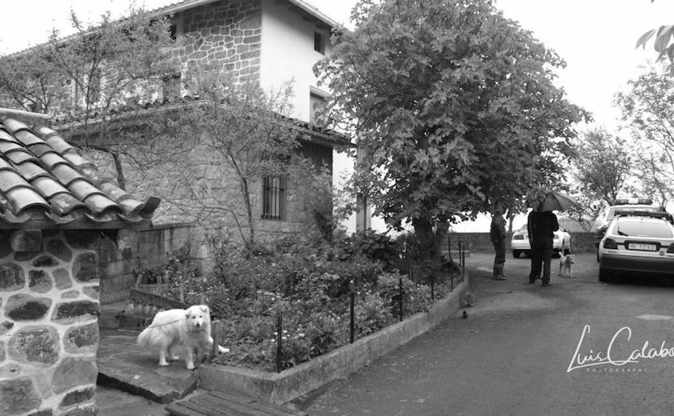 Caserío aislado en el barrio Elejabieta de Artea donde vivían las dos hermanas