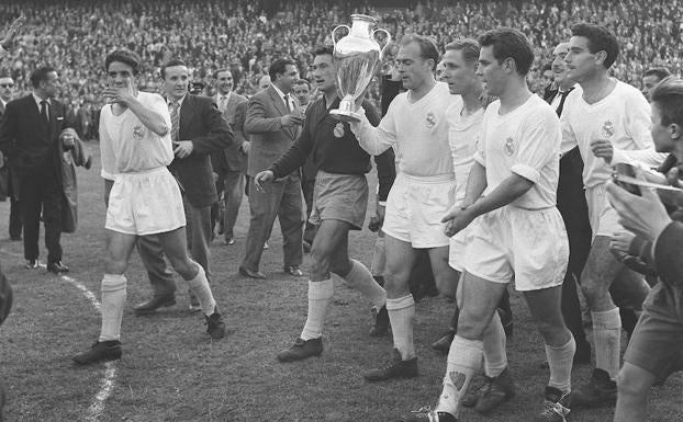 El Real Madrid ofrece el título a su público tras vencer en su propio estadio a la Fiorentina.