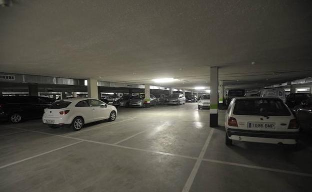 Imagen del interior del parking de Soloarte. 