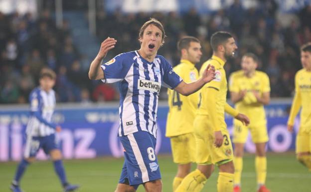 Tomás Pina celebra su gol ante el Villarreal.