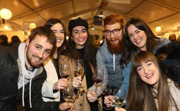 Un grupo de asistentes en la pasada edición de la feria. 