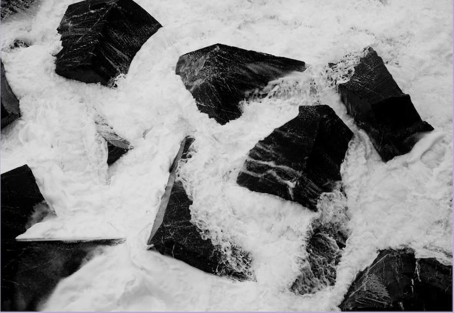 VIPHOTOFEST es la nueva denominación de VIPHOTO, y es que en esta VII edicióndeja atrás el formato de feria para transformarse en un festival de fotografíacontemporánea. El ciclo, que se desarrollará hasta el 20 de enero, tiene como meta apostar por la fotografía contemporánea. Se interesa en cómo las generaciones actuales aportan su visión del mundo y los nuevos relatos que acontecen.