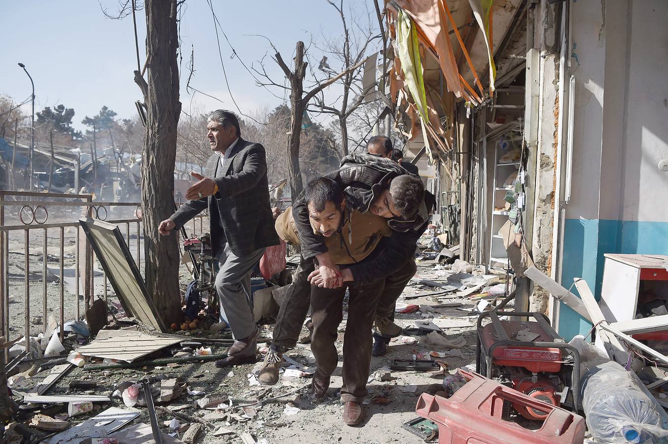 Explosión frente al antiguo edificio del Ministerio del Interior en Kabul.