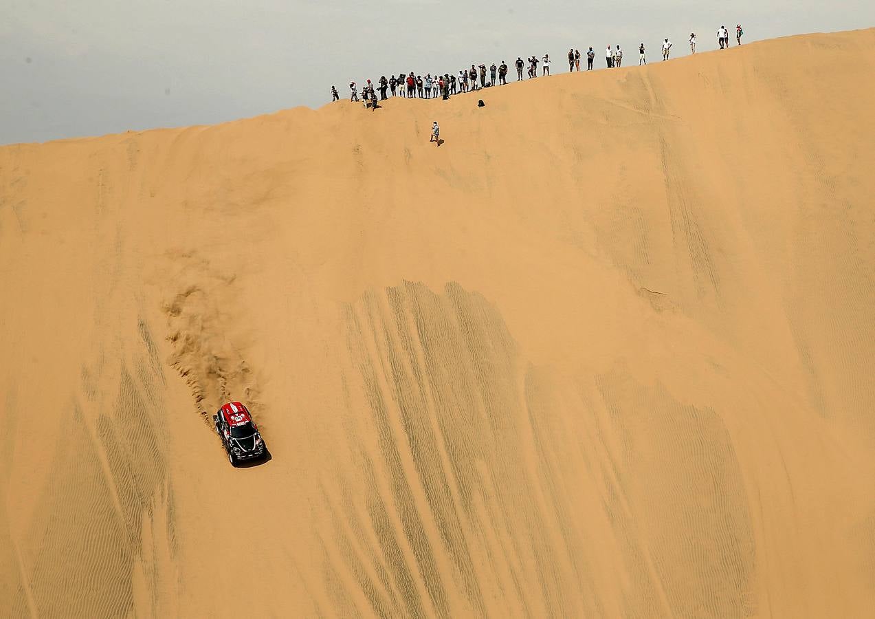 El piloto del equipo ini X-Raid Orlando Terranova y el copiloto Bernard Graue, en el rally Dakar Perú-Bolivia-Argentina 2018.