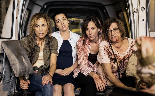 El elenco de la serie está encabezado por Toni Acosta, Nuria Herrero, Malena Alterio y Mamen García.