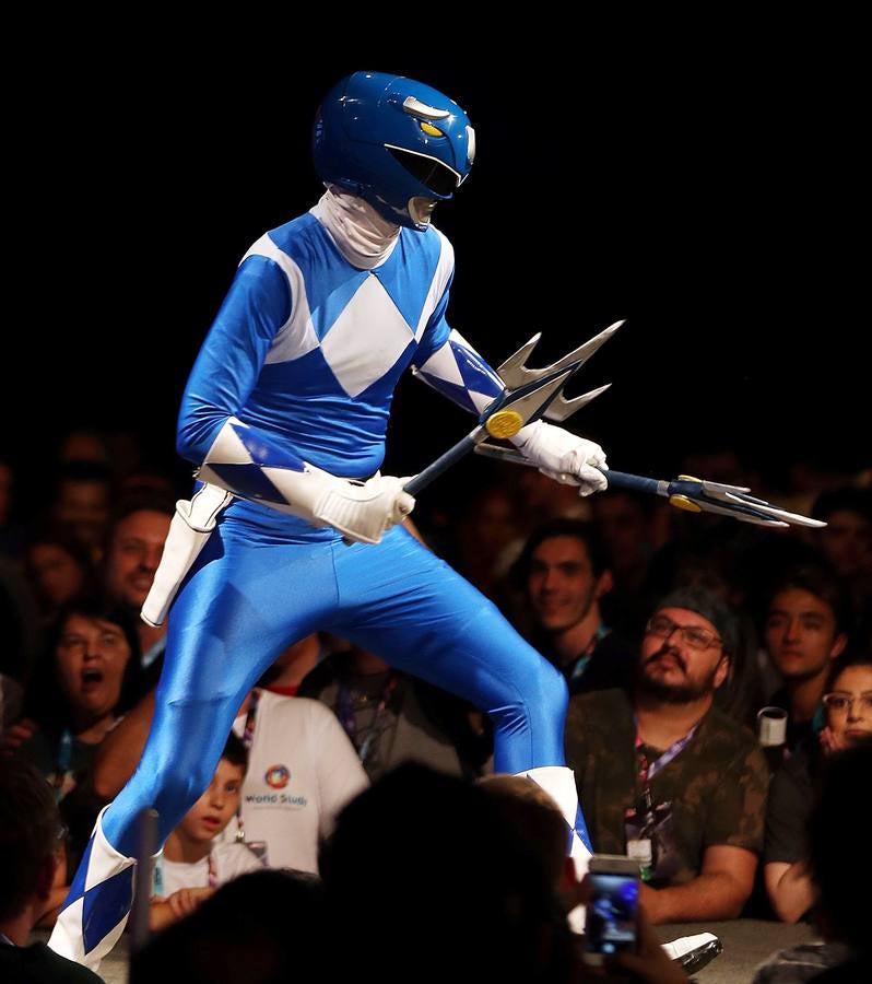 El 'Comic Con Experience 2018' es un festival de entretenimiento que atrae a cientos de miles de fanáticos de los superhéroes del cómic. Este año se ha celebrado en Sao Paulo, Brasil, y además de videojuegos y preestrenos de películas y series, los visitantes han tenido la oportunidad de celebrar el 25 aniversario de 'Power Rangers' y el 80 de 'Superman'. El evento, que ha atraído a más de 250.000 personas, es el más importante de su tipo en todo el hemisferio sur.