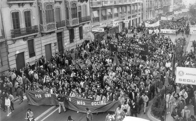 Manifestación en la jornada de huelga general celebrada el 14 de diciembre de 1988. 