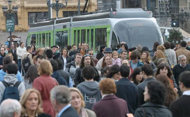 Las malas condiciones laborales desbancan al paro como primera preocupación de los ciudadanos vascos