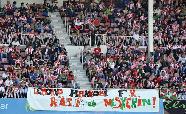 El encuentro disputado en San Mamés en el año 2013 entre el Athletic femenino y el Barcelona