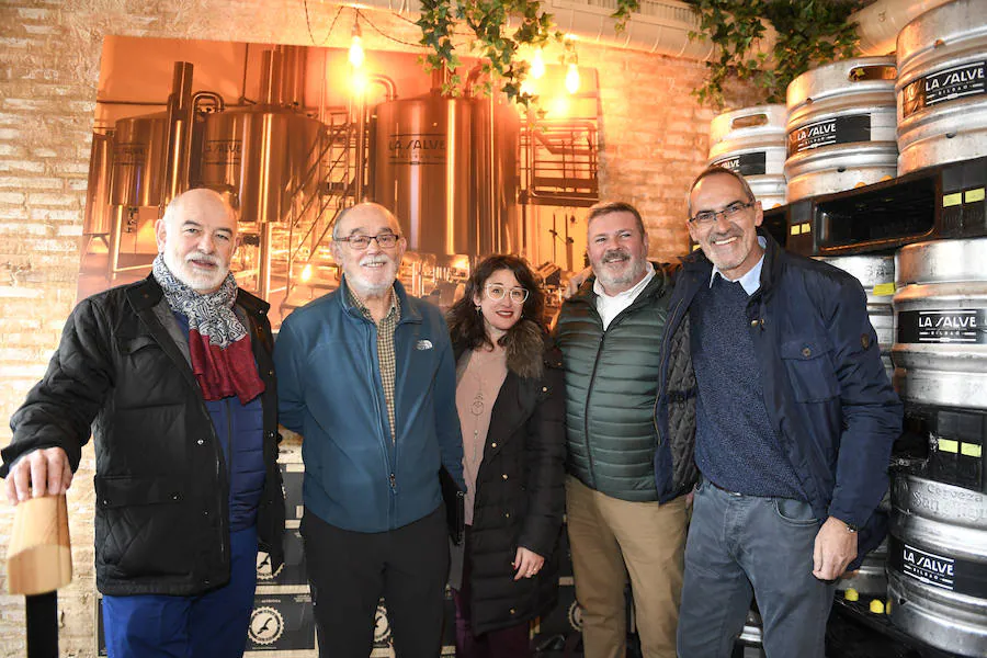 Jon Aldeiturriaga, Jesús Miranda, Eider Txarroalde, Unai Aizpuru y Tomás Ondarra. 