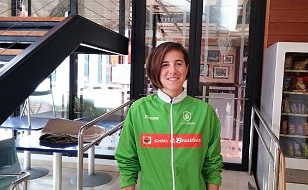 La extremeña Raquel Gómez defiende los colores del club La Blanca