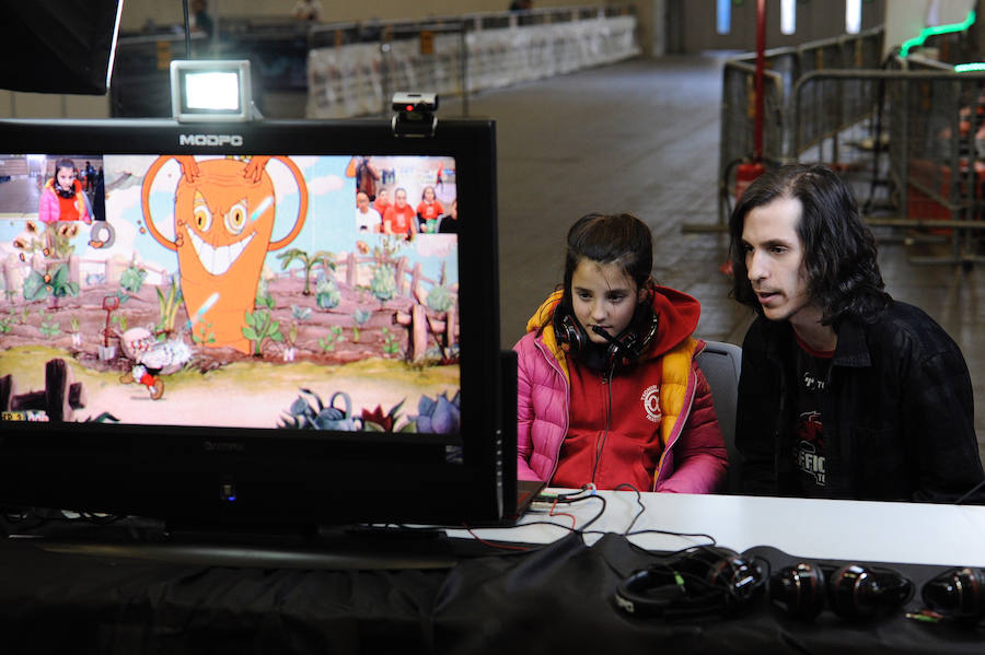 Centros escolares y familias de Bizkaia, así como de las provincias del entorno, aprovechan hoy la falta de colas en la primera jornada del PIN