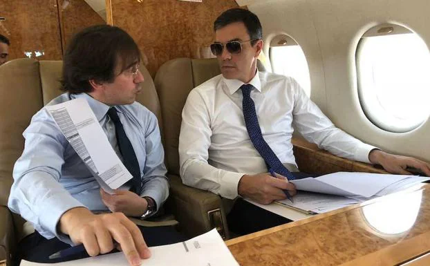 Pedro Sánchez se dirige en el avión presidencial a la cumbre de Bruselas sobre la crisis migratoria.