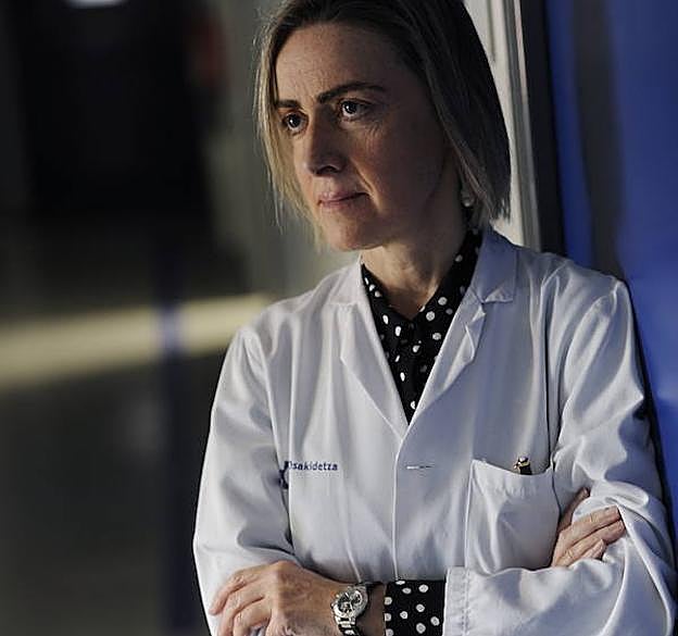 Mendibe combina docencia con investigación y práctica clínica. 